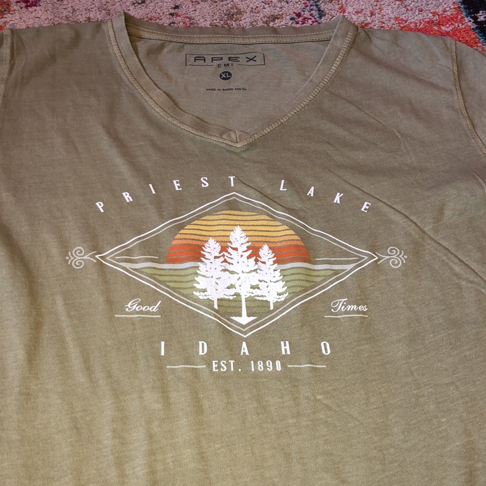 🧜🏼‍♀️3 for $15 listing!🧜🏼‍♀️ juniors tee priest lake, Idaho good times